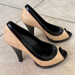 Bebe Black and Tan Woven Rattan and Patent Leather Peep Toe Heels Women's Size 8